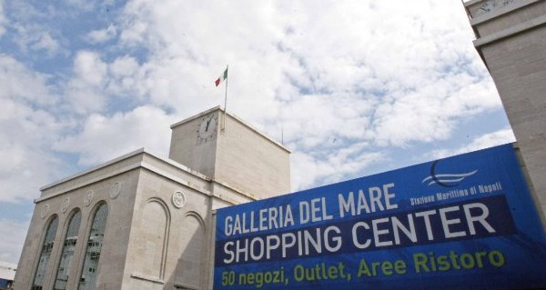 commerciale Galleria del mare