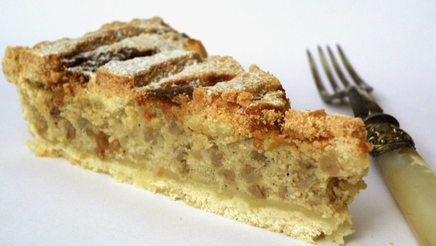 1024px-Pastiera_slice_-_ready_to_eat